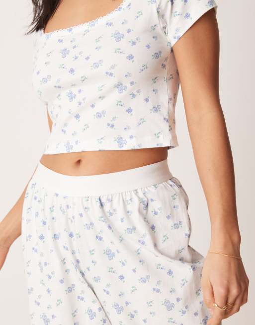 Pantalones de pijama con estampado de florecitas, cinturilla a la vista y ribete de puntilla Mix & Match de ASOS DESIGN Petite, 3 de 4