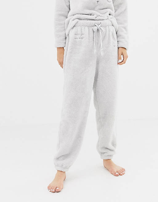 Pantalones de pijama de polar diseño de en gris de Oysho | ASOS