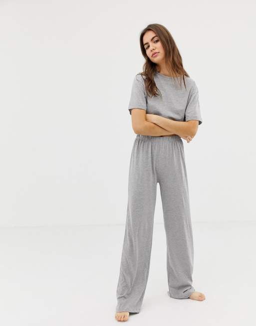 Conjunto con camiseta y pantalones de pijama de manga larga Mix & Match de ASOS, 3 de 3