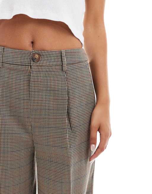 Pantalones de sastre a cuadros de pernera ancha de Reclaimed Vintage, 5 de 5