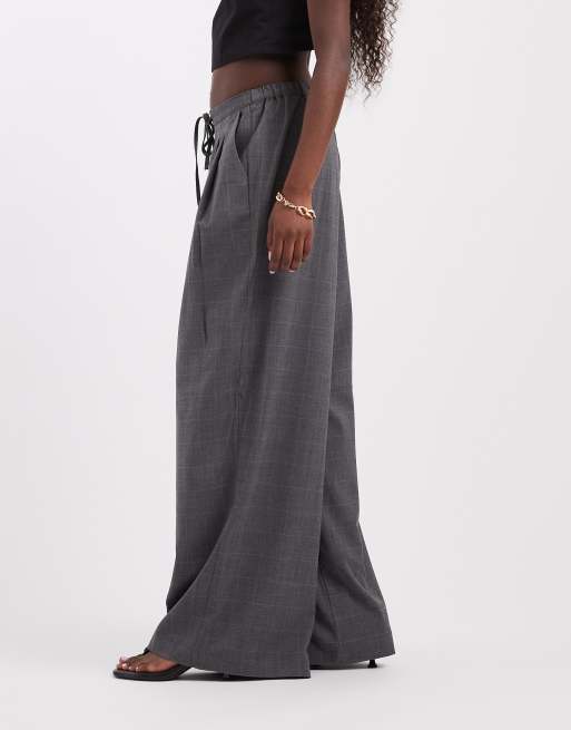 pantalones de sastre anchos con pinzas en gris oscuro, 2 de 5