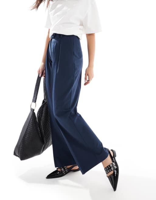 Pantalones de sastre azul marino de pernera ancha con pinzas de ASOS DESIGN, 2 de 5