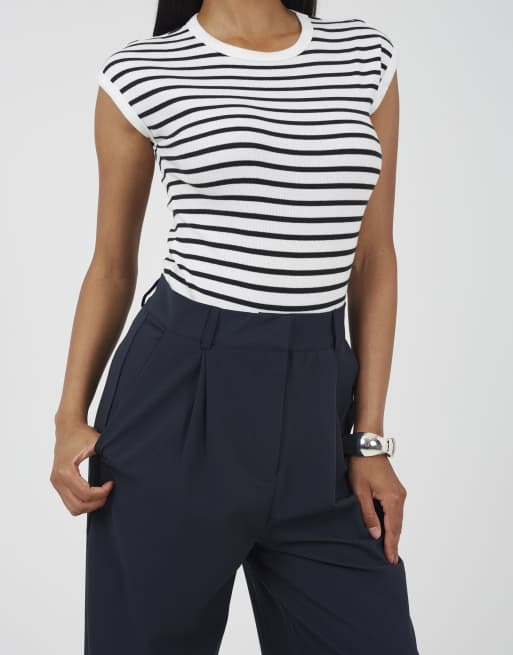 Pantalones de sastre azul marino de pernera recta de Brave Soul, 4 de 4