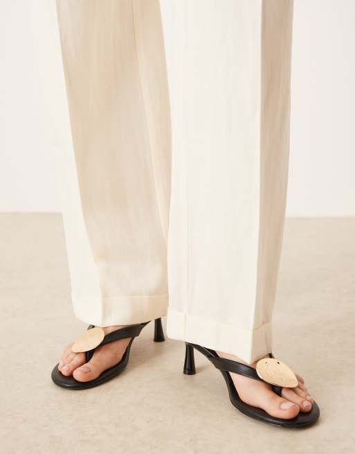 Pantalones de sastre blanco marfil de pernera recta de tejido de mezcla de lino de ASOS DESIGN (parte de un conjunto), 2 de 5