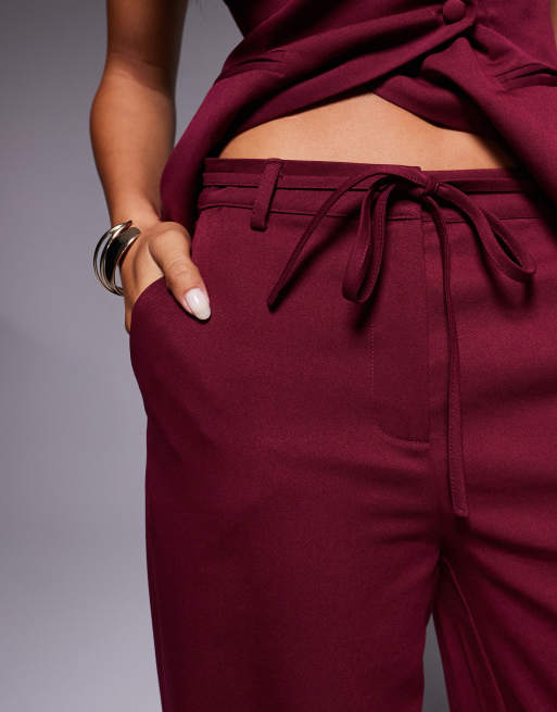 Pantalones de sastre burdeos de pernera ancha con lazada en la cintura exclusivos de Kaiia (parte de un conjunto), 3 de 5
