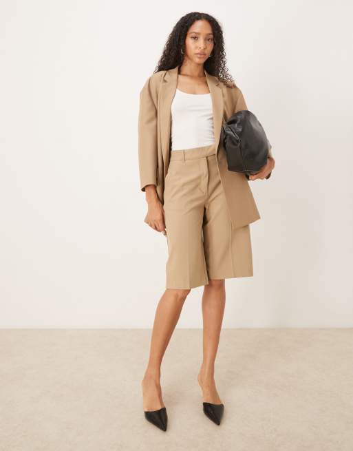 Pantalones de sastre color camel de corte culotte depurado de ASOS DESIGN