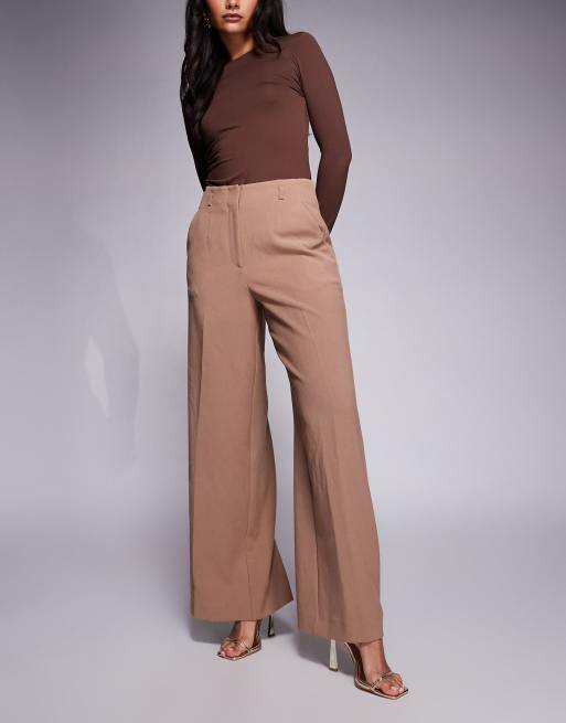 Pantalones de sastre color camel de talle alto y pernera ancha Chantelle de Forever New