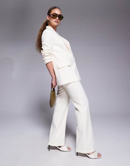 Pantalones de sastre color crema acampanados de corte slim de River Island (parte de un conjunto)