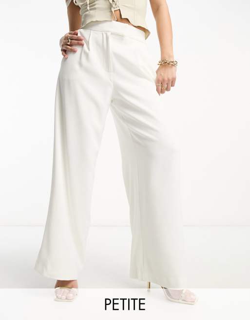 Pantalones de sastre color marfil de pernera ancha de Forever New Petite