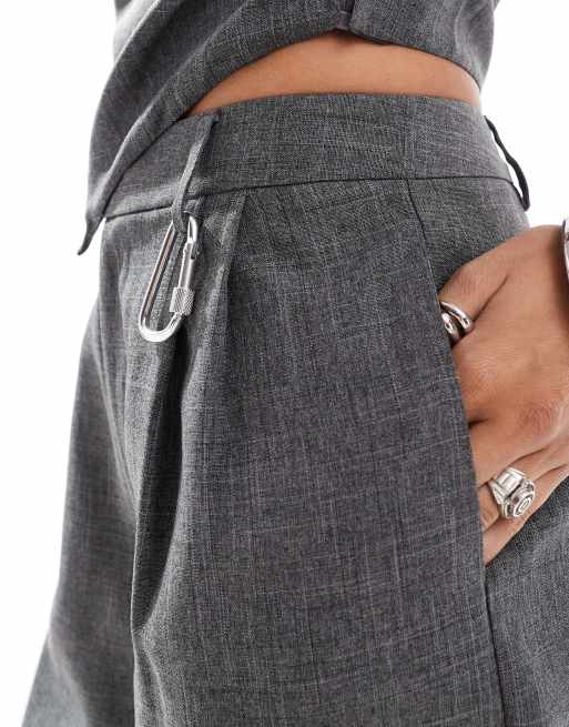 Pantalones de sastre cortos por la rodilla holgados de COLLUSION (parte de un conjunto), 2 de 5