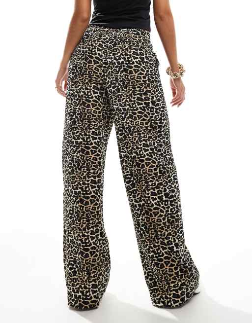 Pantalones de sastre de pernera ancha con estampado de leopardo de Object, 4 de 5