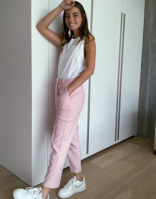 Pantalones de sastre en rosa de  Petite | ASOS