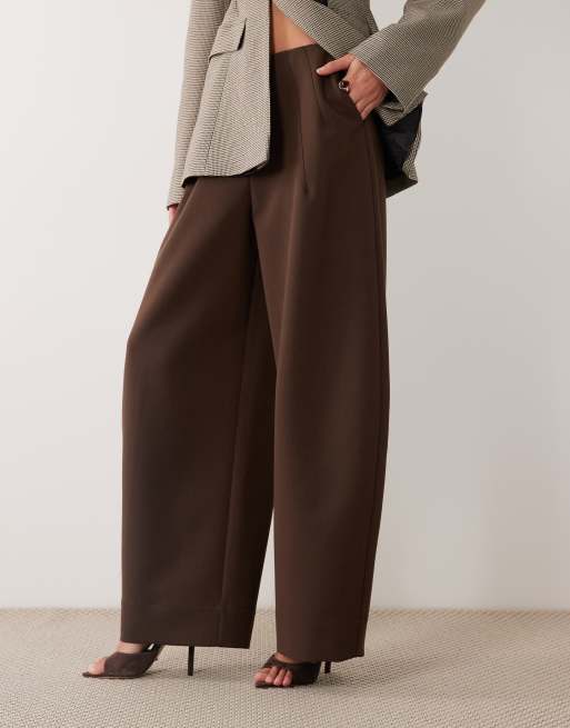 Pantalones de sastre extragrandes de corte barrel con cinturilla depurada de ASOS DESIGN, 2 de 5