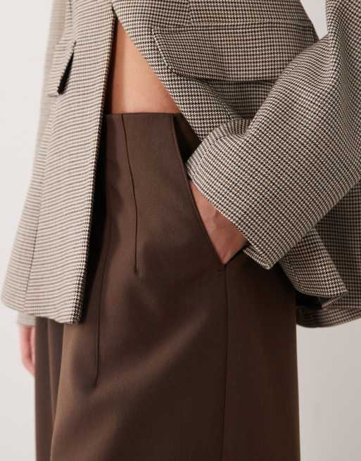 Pantalones de sastre extragrandes de corte barrel con cinturilla depurada de ASOS DESIGN, 4 de 5