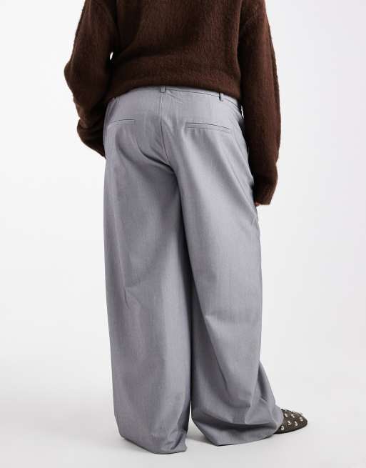 Pantalones de sastre gris carbón holgados de talle bajo de COLLUSION Plus, 4 de 5