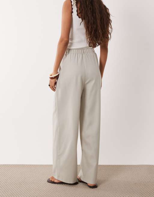 Pantalones de sastre gris claro de pernera ancha de Miss Selfridge Petite, 5 de 5