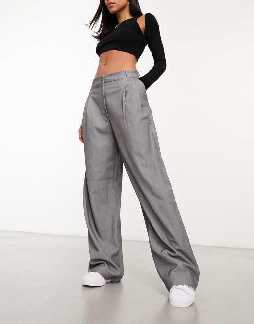 Pantalones de sastre gris claro de pernera ancha y talle alto de Monki