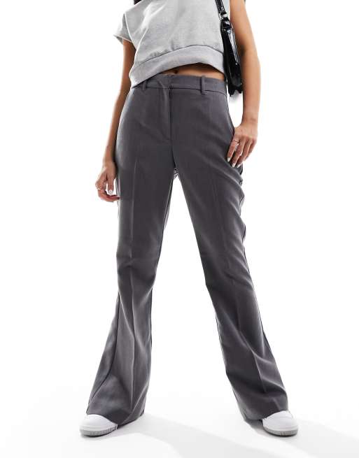 Pantalones de sastre gris medio melange de corte acampanado de Vero Moda, 5 de 5