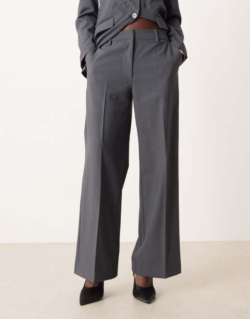 Pantalones de sastre gris oscuro melange de pernera ancha premium de AWARE (parte de un conjunto), 2 de 5