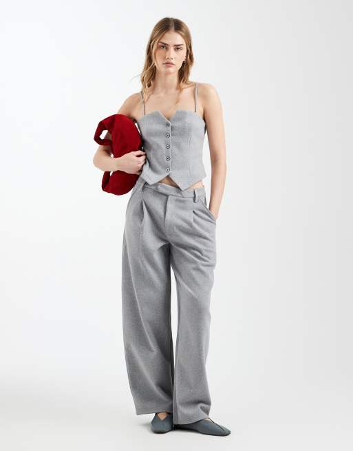 Pantalones de sastre grises de pernera barrel de tejido cepillado de ASOS DESIGN, 2 de 5