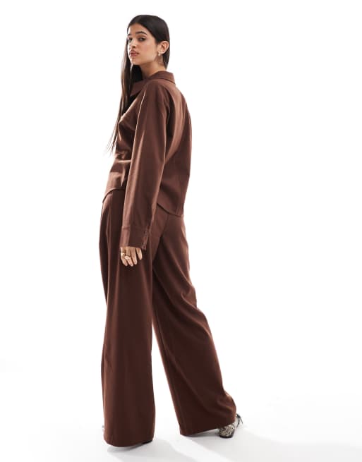 Pantalones de sastre marrón chocolate de pernera ancha de ASOS DESIGN, 4 de 5