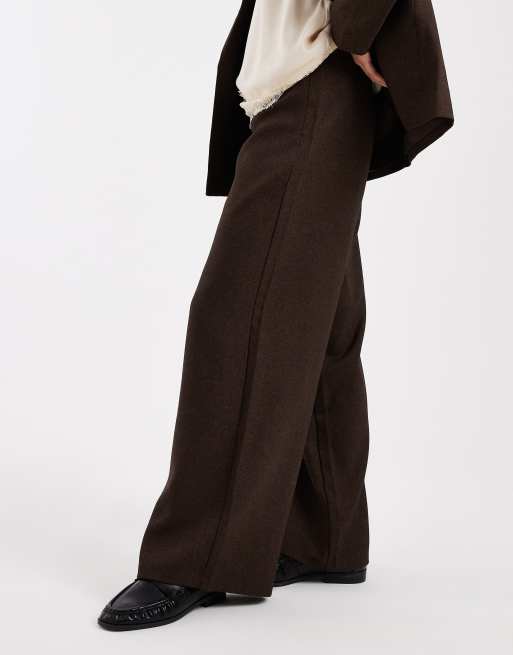 Pantalones de sastre marrón chocolate de pernera ancha de tejido efecto tweed de Vero Moda Petite (parte de un conjunto), 3 de 5