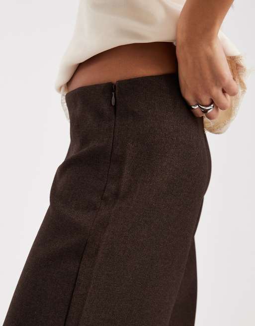 Pantalones de sastre marrón chocolate de pernera ancha de tejido efecto tweed de Vero Moda Petite (parte de un conjunto), 4 de 5