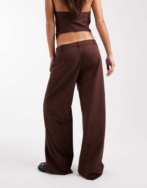 Pantalones de sastre marrón chocolate holgados de talle bajo de COLLUSION, 5 de 5