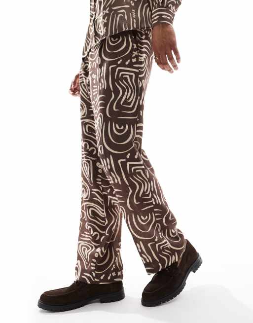 Pantalones de sastre marrón oscuro holgados con estampado abstracto de Viggo (parte de un conjunto), 3 de 5