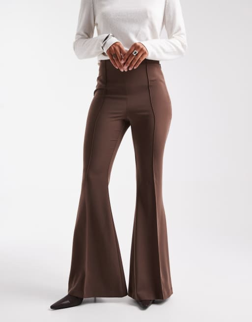 Pantalones de sastre marrones de corte muy acampanado de ASOS DESIGN (parte de un conjunto), 2 de 5