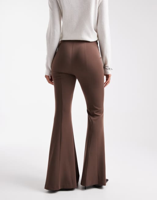 Pantalones de sastre marrones de corte muy acampanado de ASOS DESIGN (parte de un conjunto), 5 de 5
