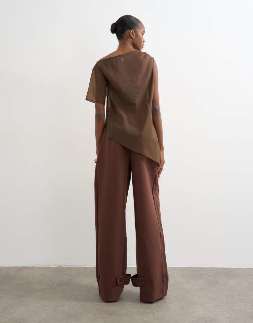 Pantalones de sastre marrones de pernera barrel con detalle de tira ajustable de Topshop, 3 de 5