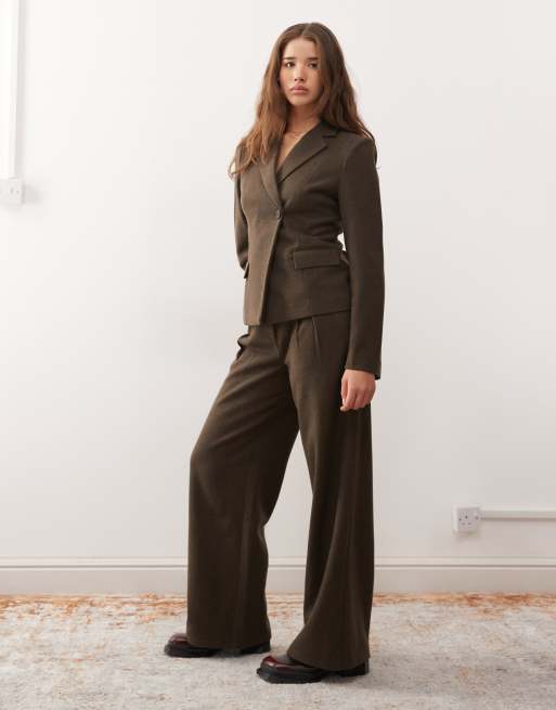 Pantalones de sastre marrones holgados de Reclaimed Vintage (parte de un conjunto)