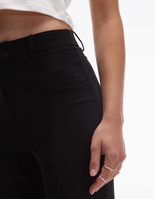 Pantalones de sastre negros ajustados de corte pitillo acampanado de ASOS DESIGN, 3 de 5
