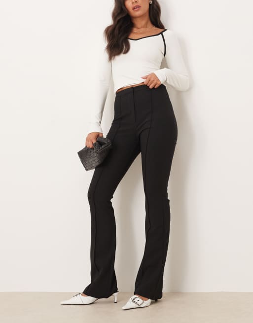 Pantalones de sastre negros de corte acampanado de ASOS DESIGN