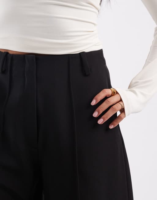 Pantalones de sastre negros de corte cocoon amplio con pinzas de ASOS DESIGN, 4 de 5