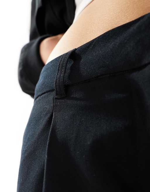 Pantalones de sastre negros de pernera ancha y talle bajo de Monki, 5 de 5