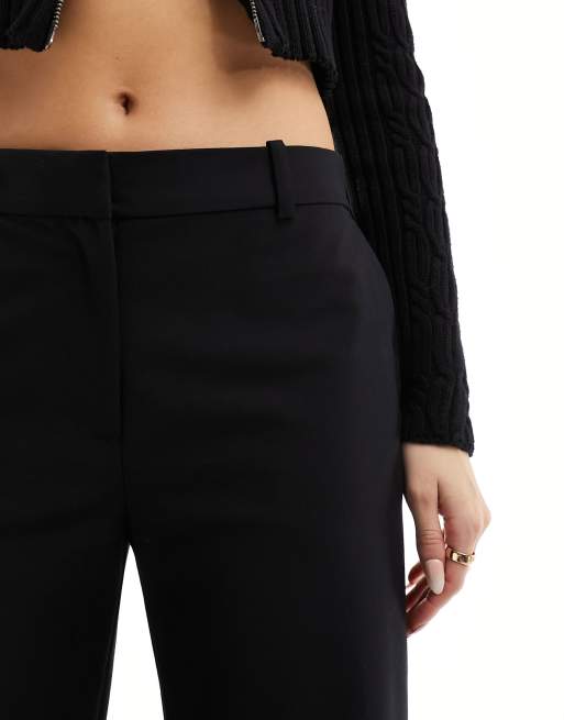 Pantalones de sastre negros de talle bajo Emily de Weekday, 2 de 5