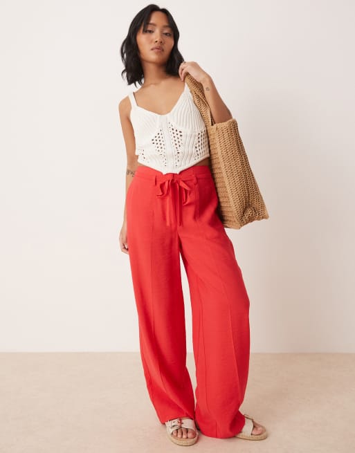 Pantalones de sastre rojos de pernera ancha con cinturón anudado de ASOS DESIGN Petite (parte de un conjunto), 5 de 5