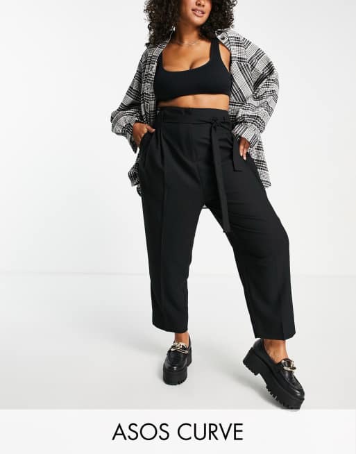 Pantalones de sastre tapered tobilleros con lazo a la cintura de ASOS DESIGN Curve