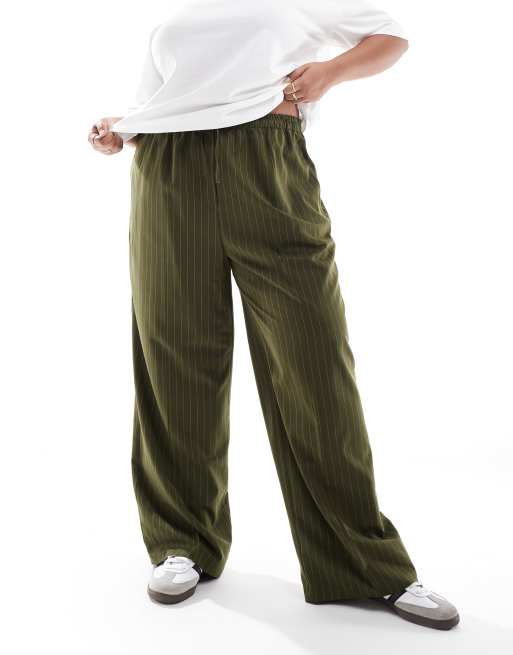 Pantalones de sastre verde oliva sin cierres de ASOS DESIGN Curve, 5 de 5