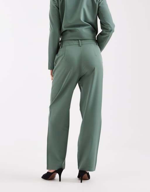 Pantalones de sastre verdes de pernera recta de Vero Moda Petite (parte de un conjunto), 3 de 5