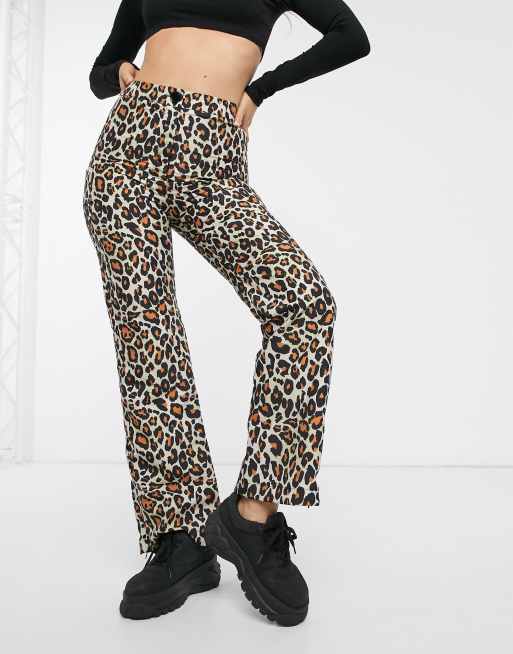 Pantalones de tejido con estampado de leopardo de ASOS DESIGN ASOS