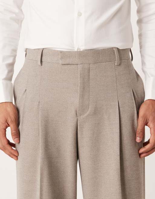 Pantalones de traje beis de corte suelto de franela de ASOS DESIGN, 5 de 5
