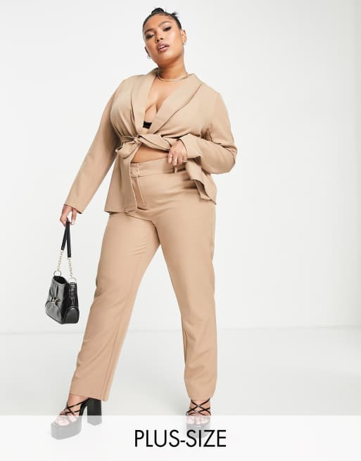 Pantalones de traje color camel de corte sartorial y pernera recta de Vila Curve (parte de un conjunto)