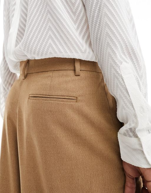Pantalones elegantes de pernera ancha y talle alto en color camel con  diseño de espiga de ASOS DESIGN