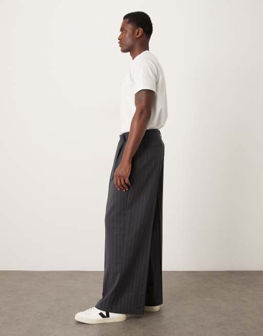 Pantalones de traje negros de corte suelto de ASOS DESIGN, 3 de 5