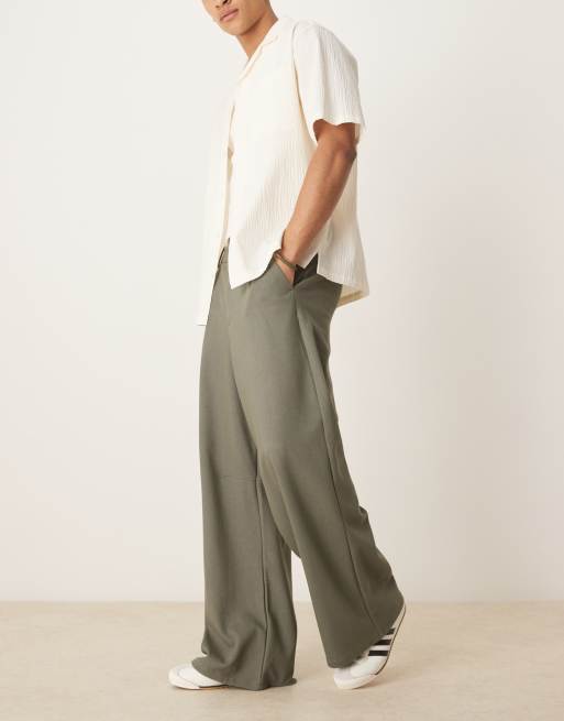 Pantalones de vestir caquis de corte herradura de sarga de ASOS DESIGN, 4 de 5