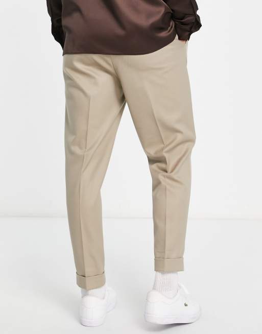 Pantalones de vestir color camel de corte tapered de sarga de ASOS DESIGN, 2 de 4