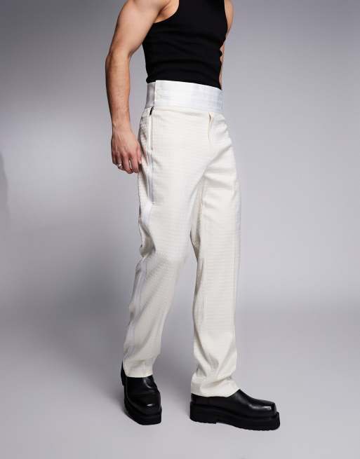 Pantalones de vestir color crema de pernera recta con detalle estilo fajín de ASOS DESIGN